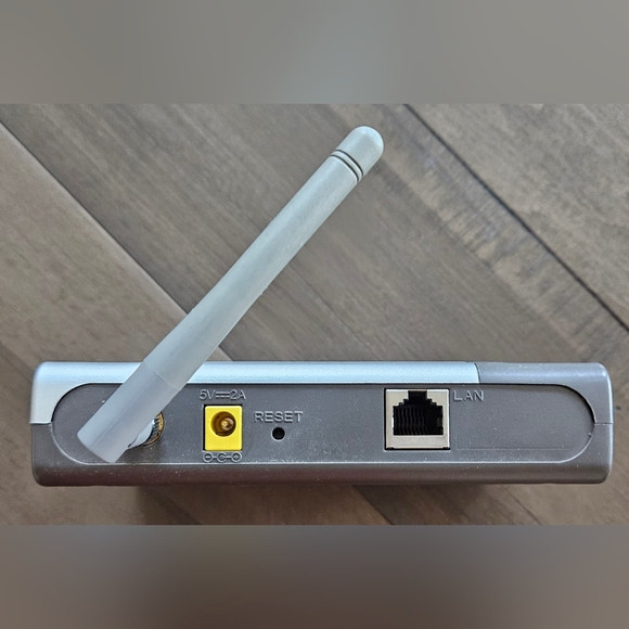 D-LINK DWL-2100AP ACCESS POINT WIRELESS G 108 MBPS - Picture 4 of 5